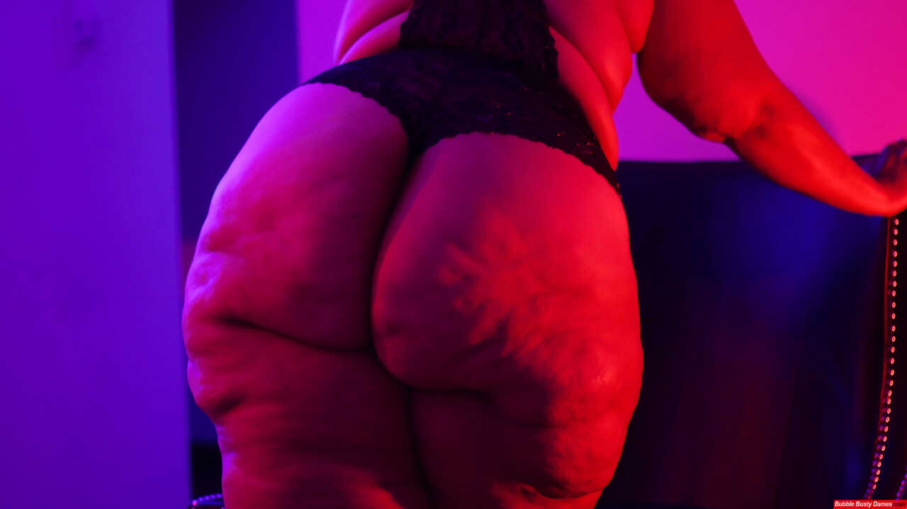 Morbidly Obese Redhead Tempts You with Her Cellulite Ridden Butt in a Skimpy Bikini Red Thunder Thighz's SSBBW Asset ...