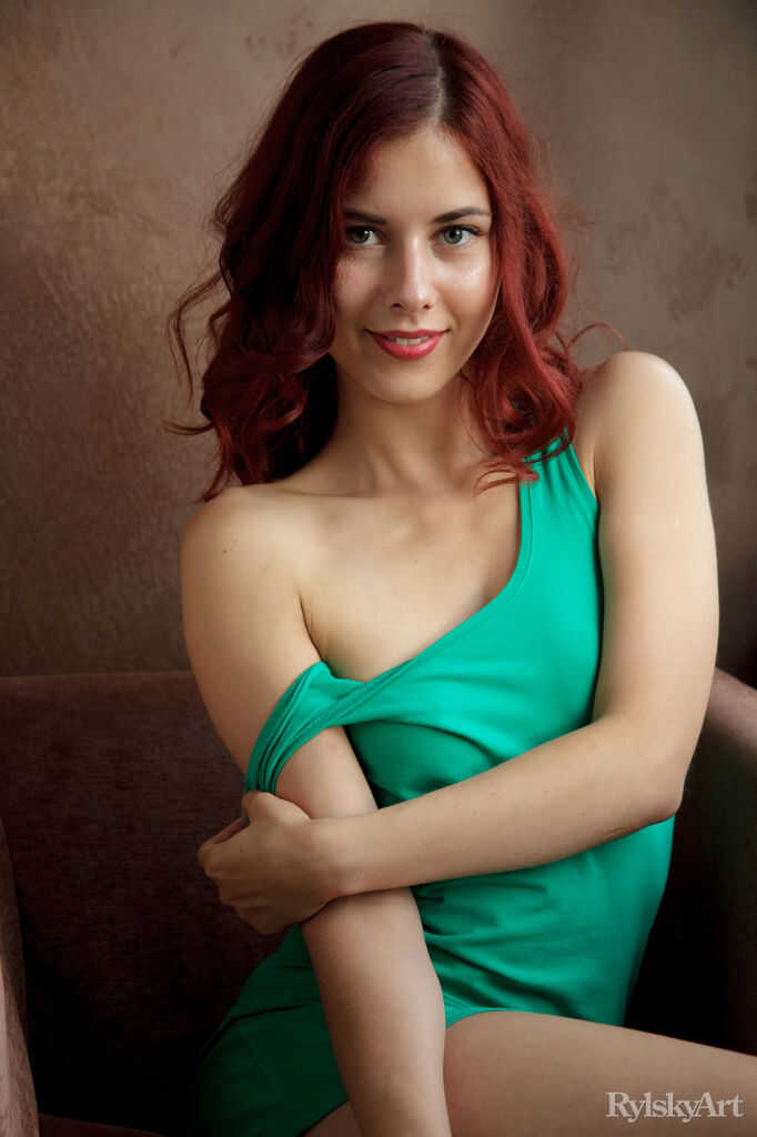 Pearl Ami's Green Dress Dilemma: The Red-Headed Nymphet's Secret Desires Unleashed - Pearl Ami