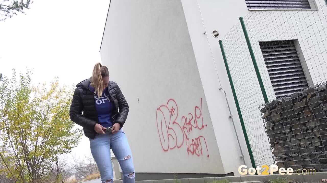 Naomi Bennet's Public Piss in Prague Czechoslovakian White Pussy in Jeans