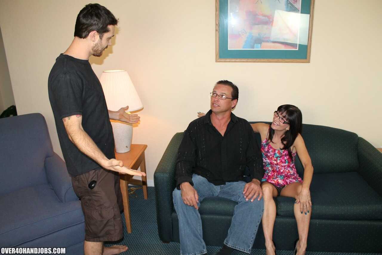 Nerdy Stepmom Jessica Sexxxton Teaches Her Step-Sons A Threesome Lesson With Their Dad's Giant Cock - Jessica Sexxxto...