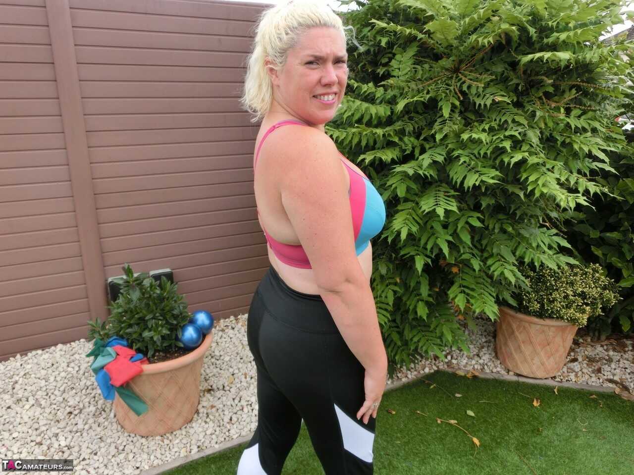 Cum on my yoga mat! Barby's chubby blonde pussy gets wet during outdoor exercise in her backyard - Barby
