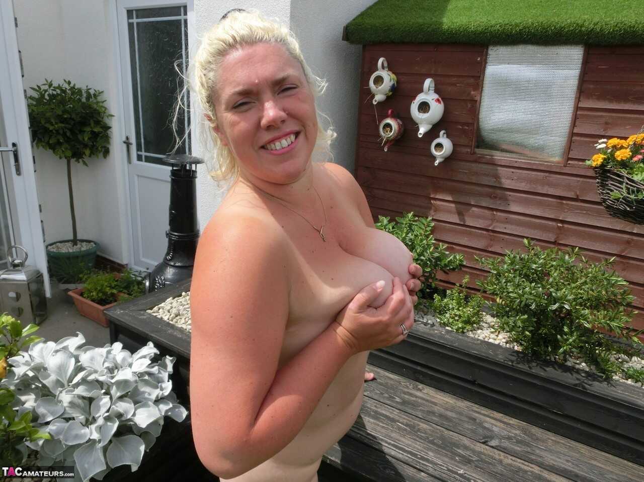 Cum on my yoga mat! Barby's chubby blonde pussy gets wet during outdoor exercise in her backyard - Barby