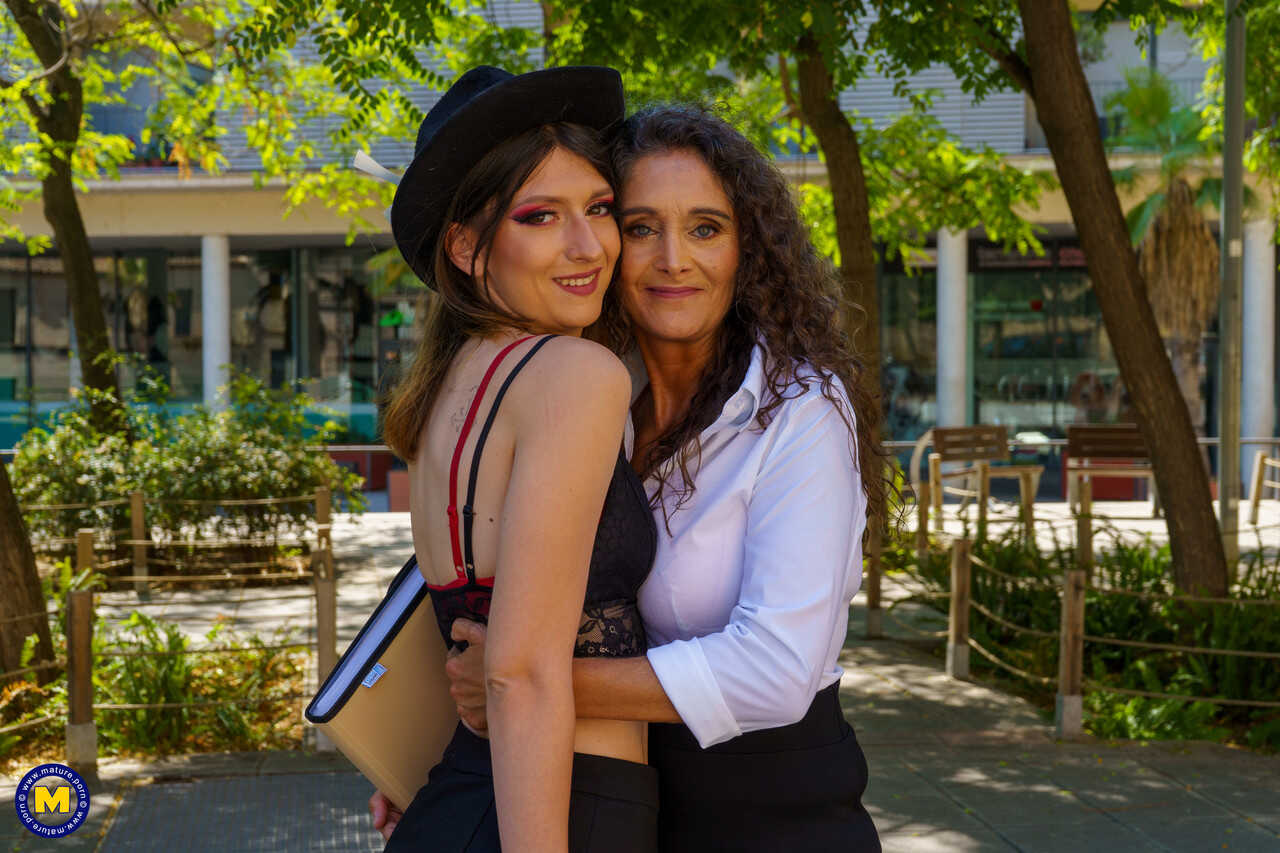 Mature NL starring Melany Furie Sex Pics with Mavi Burbujita Fingering, Pussy Tattoo, Chubby Small Tits and Over 50 Lesbia...