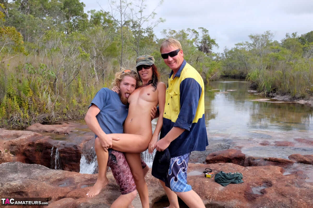 Roxeanne's Naked Girl Gangbang Drinking Beers with a Bunch of Guysor Naked MILF Roxeanne Fondled by Gangbang Guys Bef...