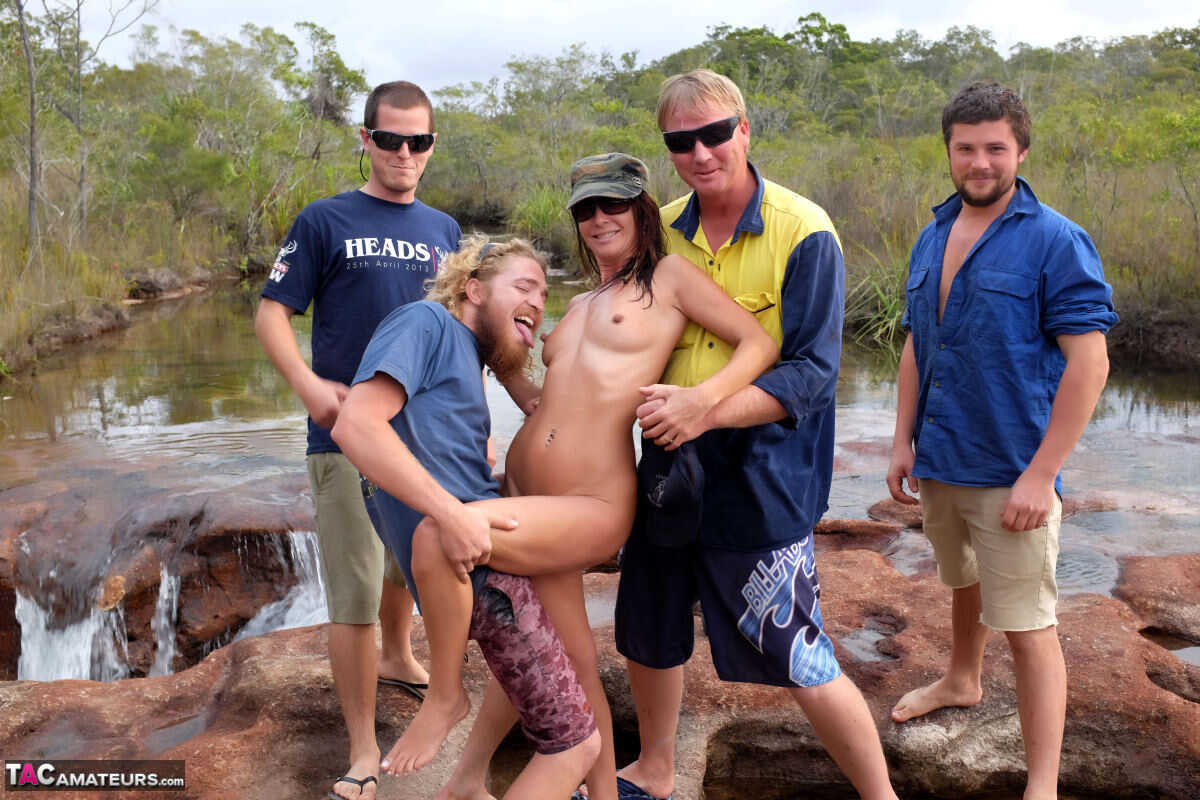 Roxeanne's Naked Girl Gangbang Drinking Beers with a Bunch of Guysor Naked MILF Roxeanne Fondled by Gangbang Guys Bef...