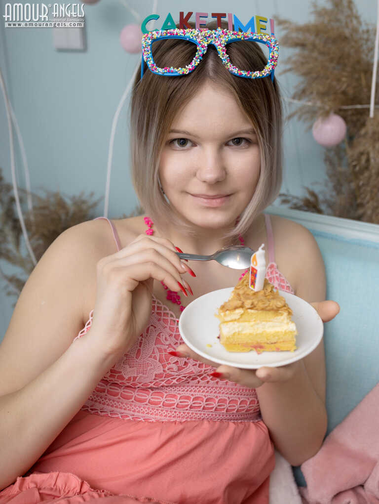 Young and Naughty Pat's Birthday Cake Party Sharing Her Secret Spot With Friends - Pat