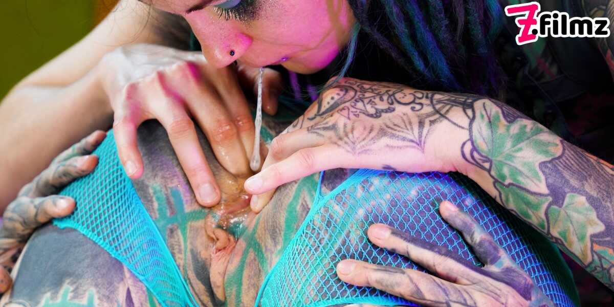 Tatted-up Lesbian Lovers Anuskatzz and Illuz Get Nasty with Anal Fisting and Pussy Tattoos - Anuskatzz, Illuz