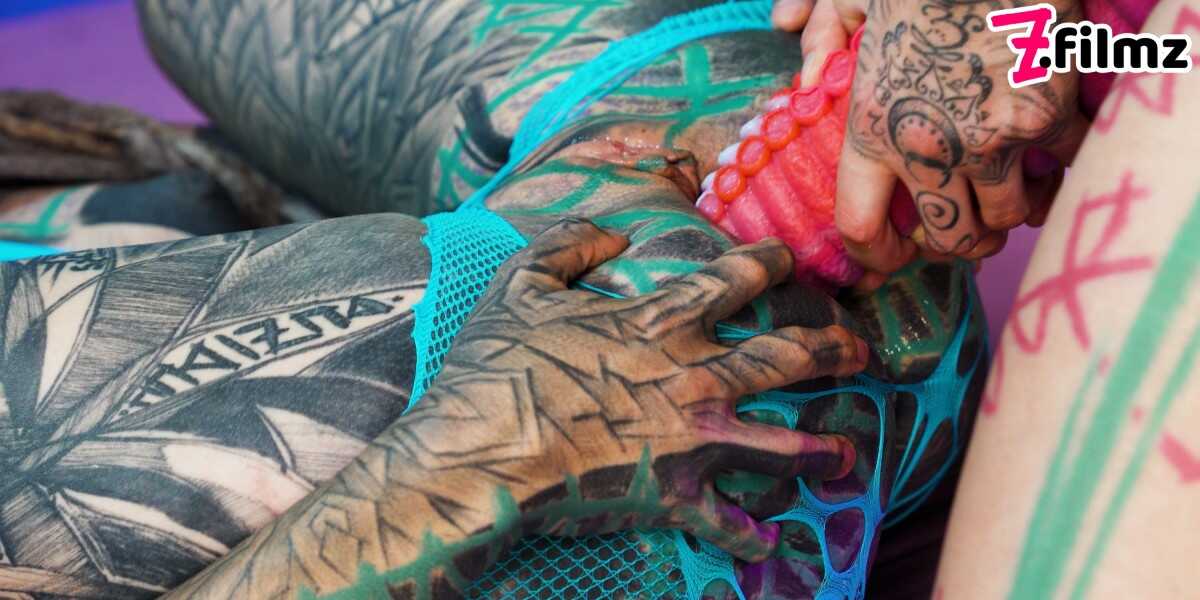 Tatted-up Lesbian Lovers Anuskatzz and Illuz Get Nasty with Anal Fisting and Pussy Tattoos - Anuskatzz, Illuz