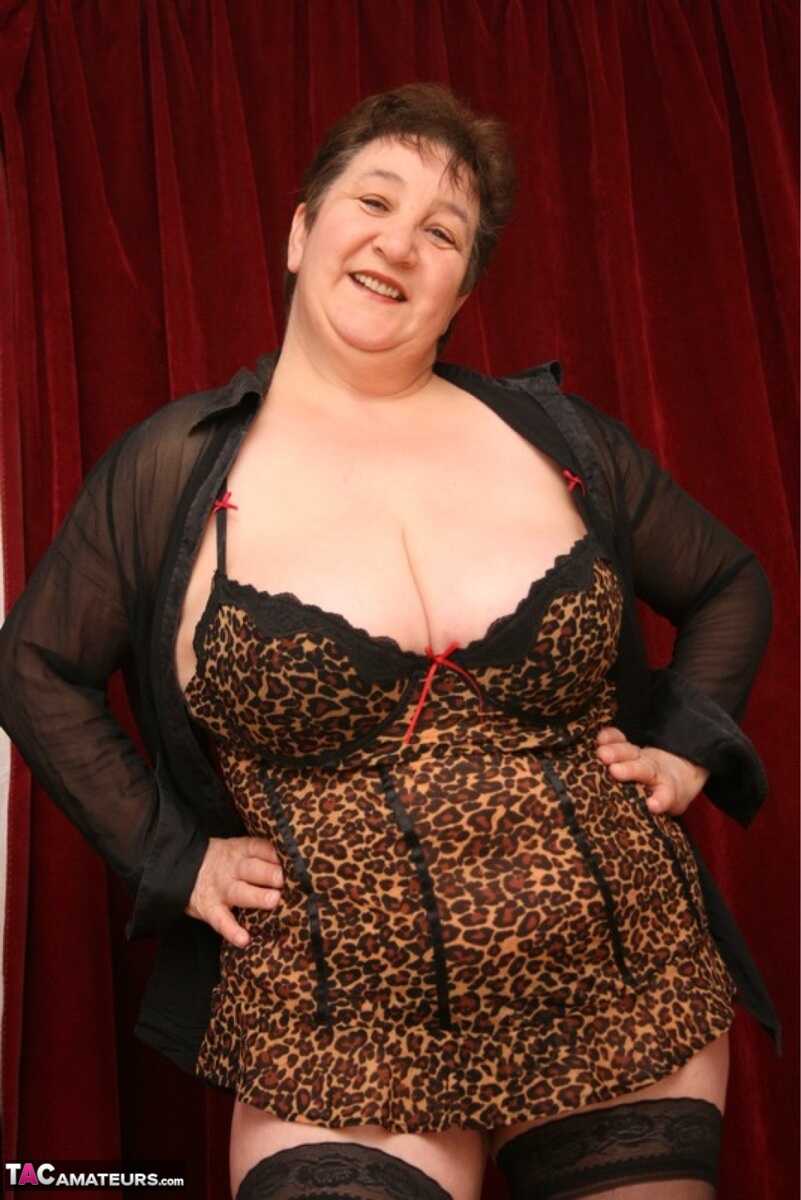 Older British Kinky Fatty Carols Thong Exposure during Upskirt Action - Kinky Carol