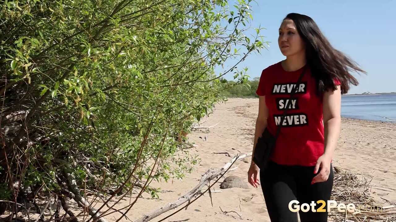 Brunette Girl's Beach Bathroom Break Anarid Pulls Down Leggings For A Golden Shower Pussy Flash - Anarid