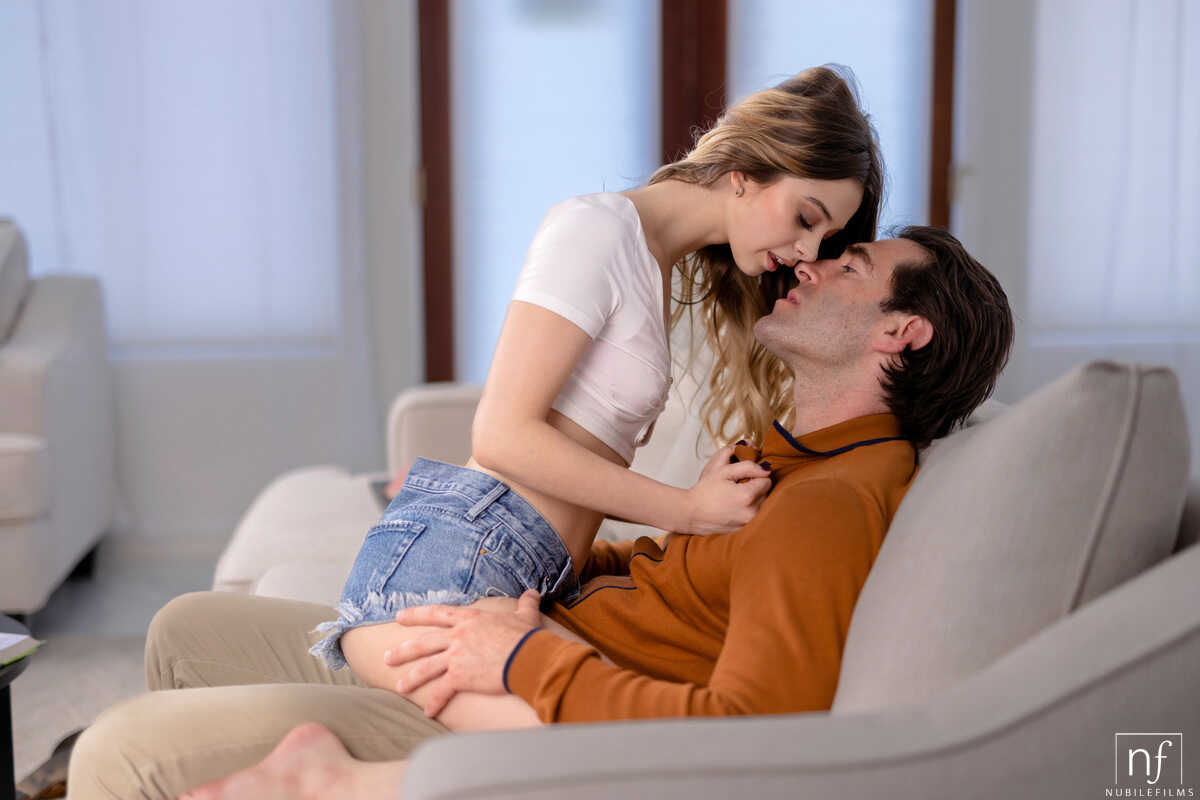 Molly's Tutor Lessons: A Horny Young Girl Seduces and Fucks Her Older Tutor - Ken Feels, Molly Little