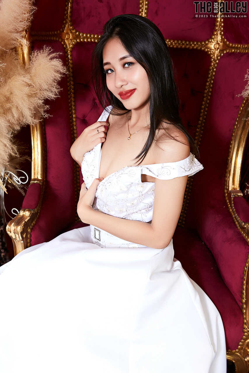 Janet's Sexy Porn Debut: Freeing Her Tattooed Pussy and Big Boobs From a Pretty Dress! - Janet