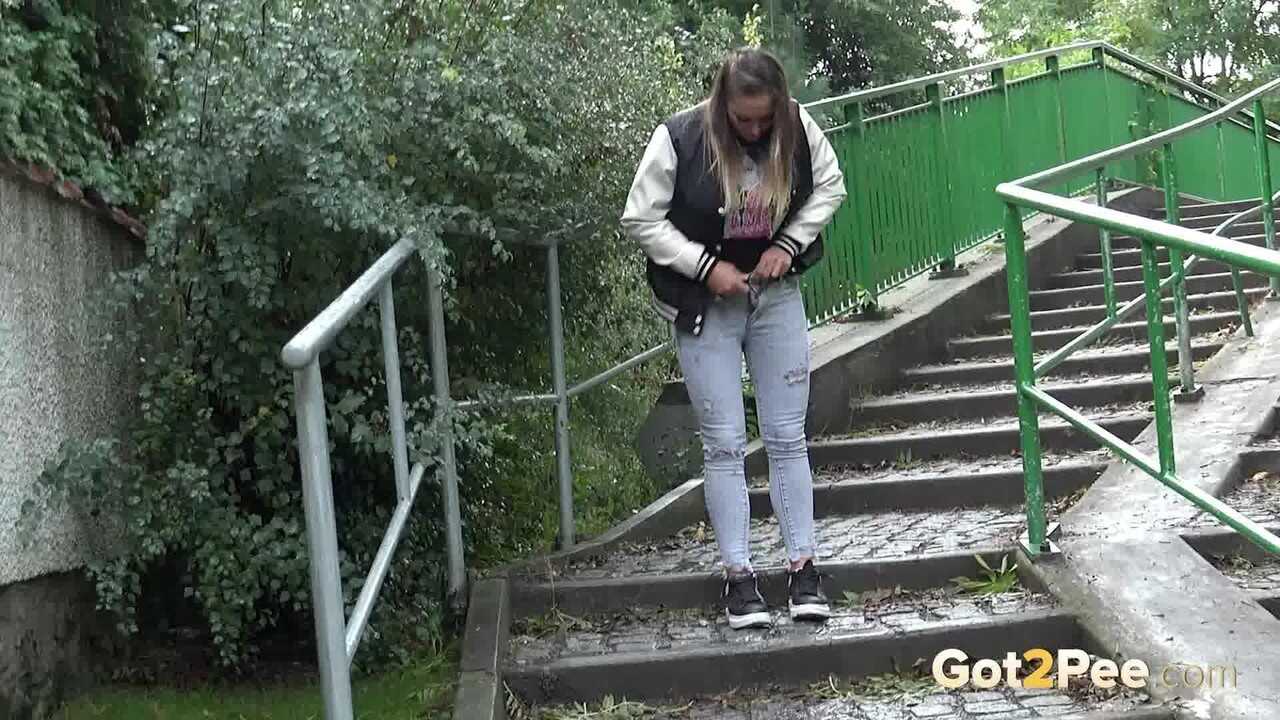 Naomi Benet's Public Pee-Pee: Getting Caught With Her Jeans Down!