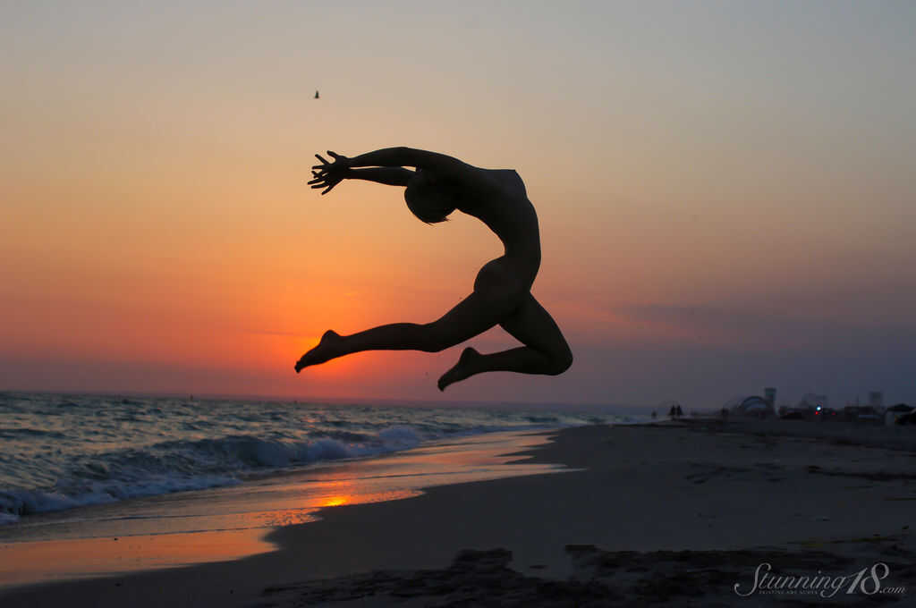 Beach Flexy: Nude Teen Tienette O Poses on Shore with Her Perfectly Bendable Pussy