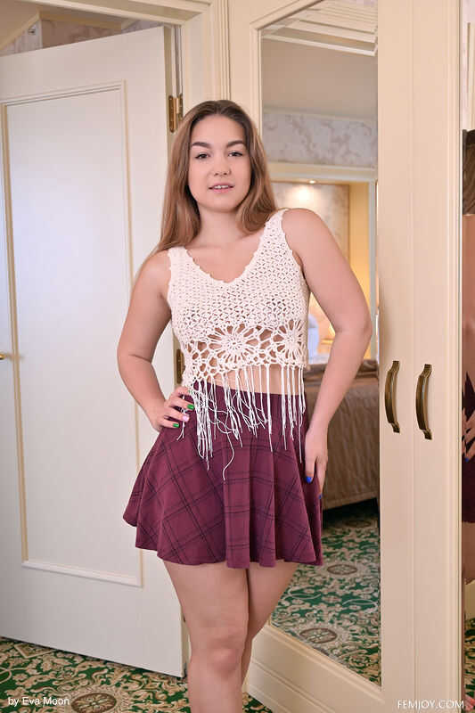 Young Girl Studies Hardcore: Hazel Grace Nerdy Teen Upskirt No Panties - Hazel Grace