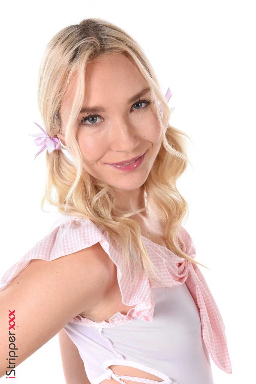 Blonde Beauty Claire Roos Takes It In The Ass With A Sex Toy - Claire Roos