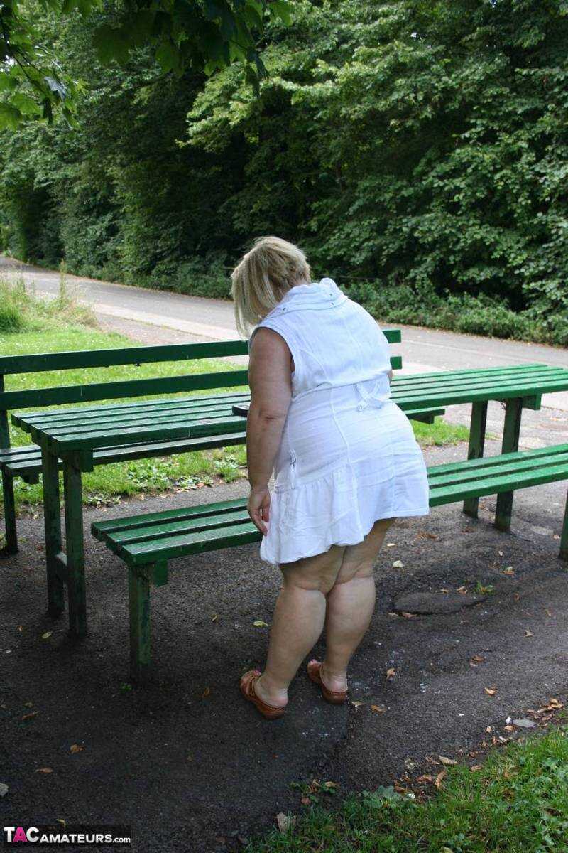 Blonde Lexie Cummings' Pierced Pussy Play on Public Table Turns into Mature Blowjob - Lexie Cummings