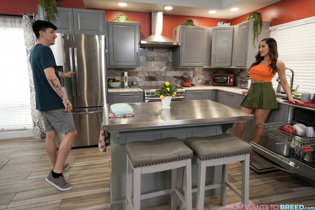 Step MILF Chloe Amour Gets Pounded By Her Hot Stepbrother - Chloe Amour, Ethan Seeks