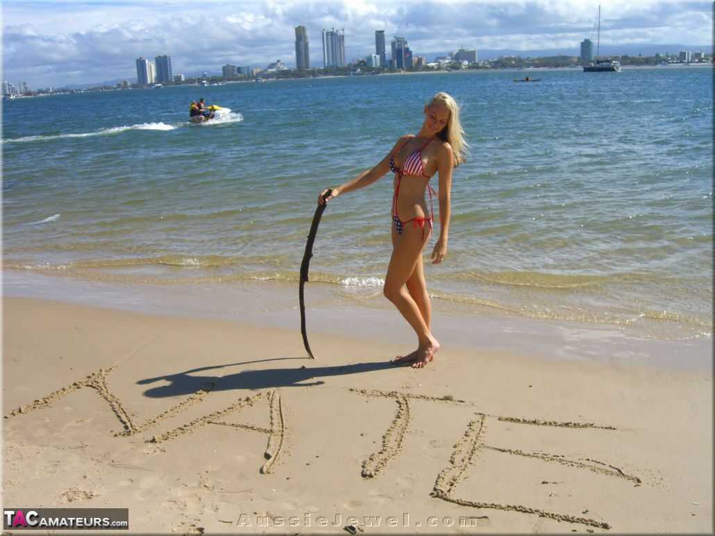 Jewel’s Australian Adventure TAC Amateurs featuring Aussie Jewel XXX Pics on the Beach!