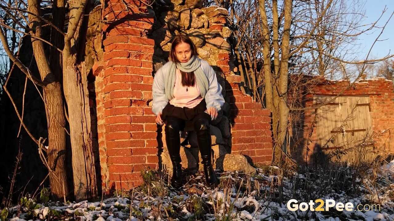 Pinkycat's icy urine stream on the frozen brick wall Thai Pussy Asian Girl Pee - Pinkycat