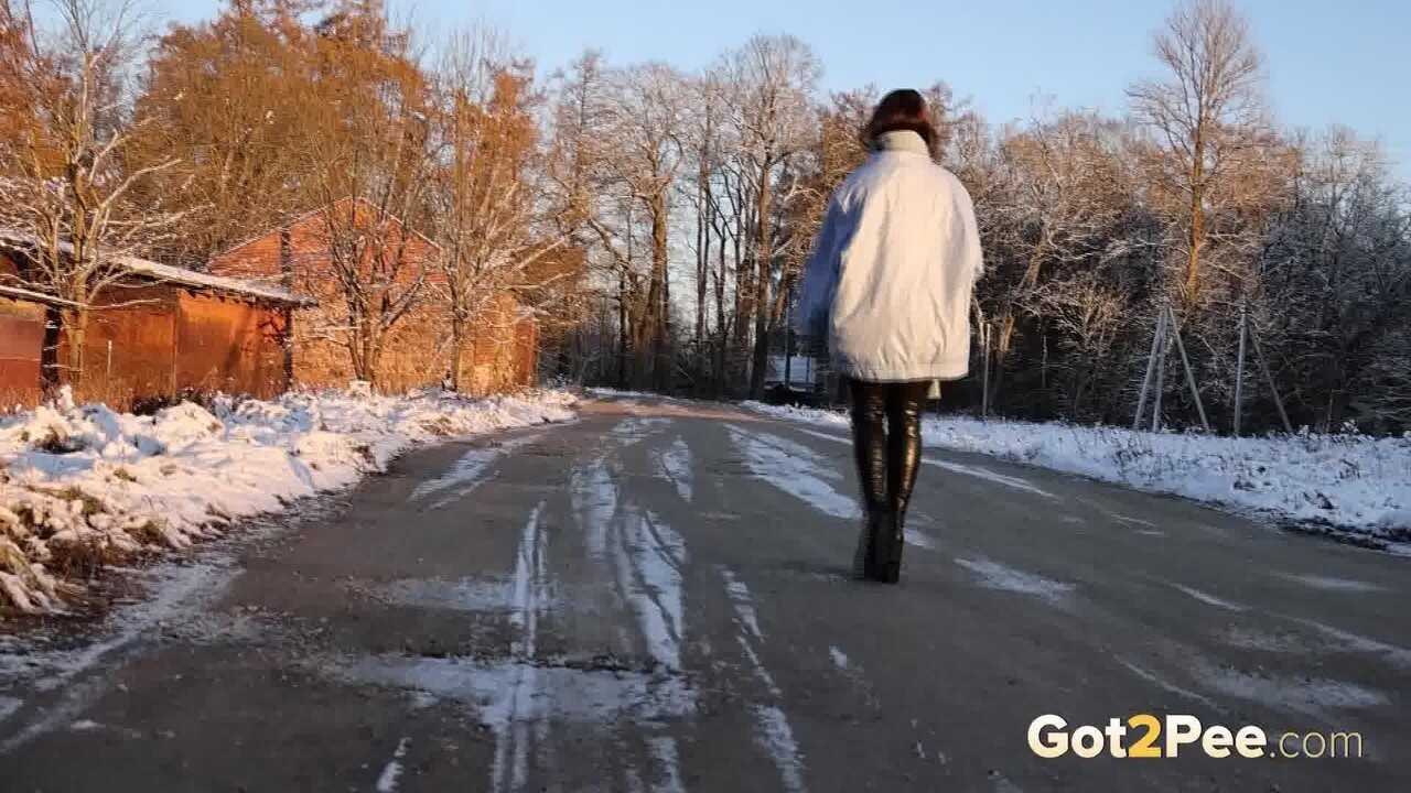 Pinkycat's icy urine stream on the frozen brick wall Thai Pussy Asian Girl Pee - Pinkycat