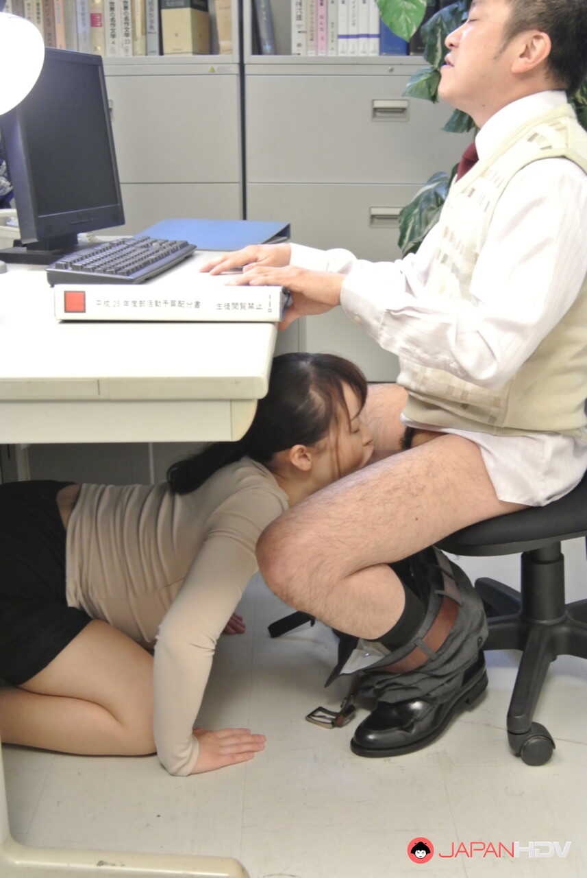 Kaede Oshiro Sucks Off Her Hot Lab Partner and Licks His Japan-Tastic Cum! - Kaede Oshiro