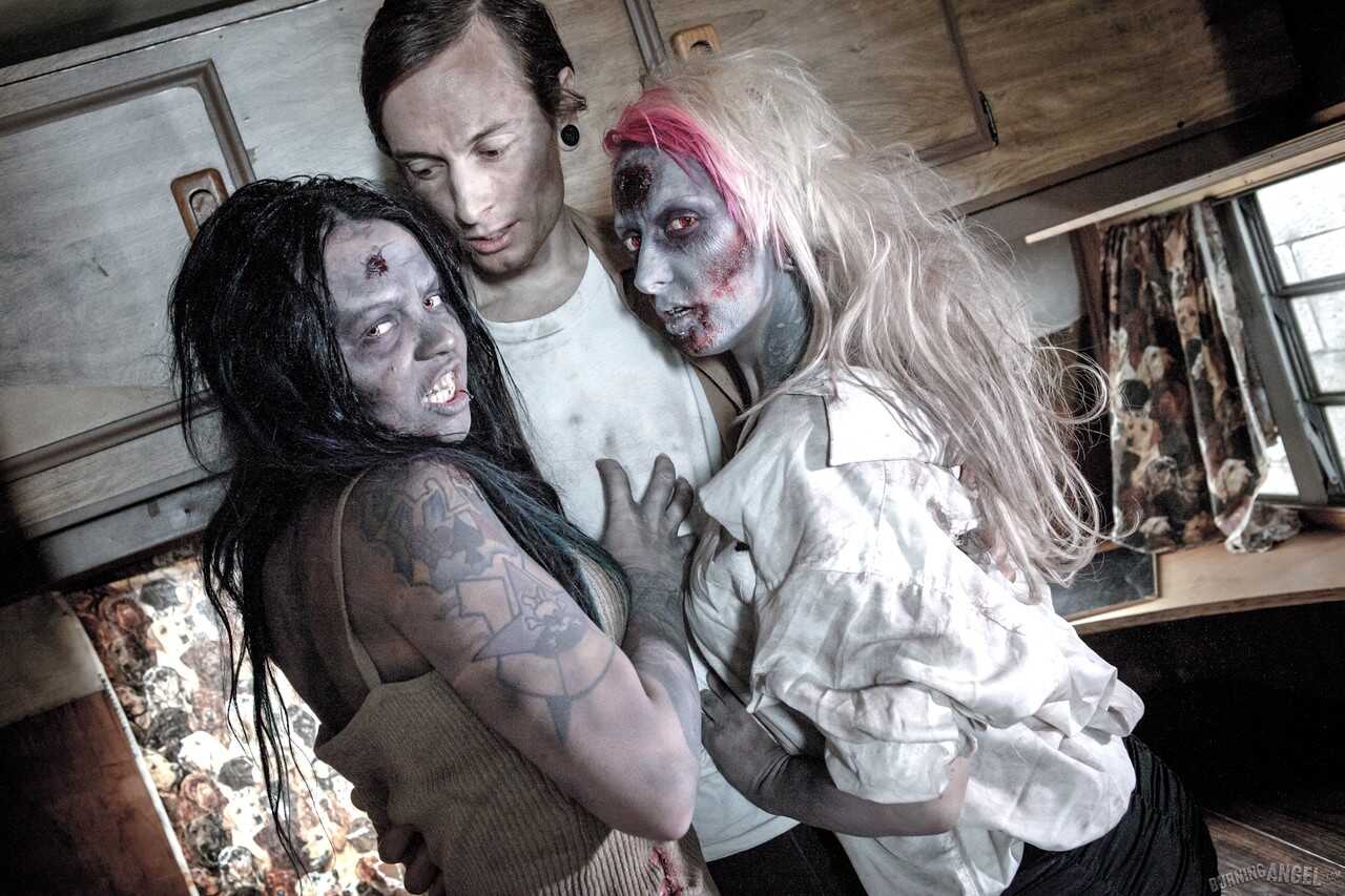 Zombies, Boobs and Cream: A Fetish Porn Threesome with Brittany Lynn and Jessie Lee - Brittany Lynn, Jessie Lee, Owen Gray