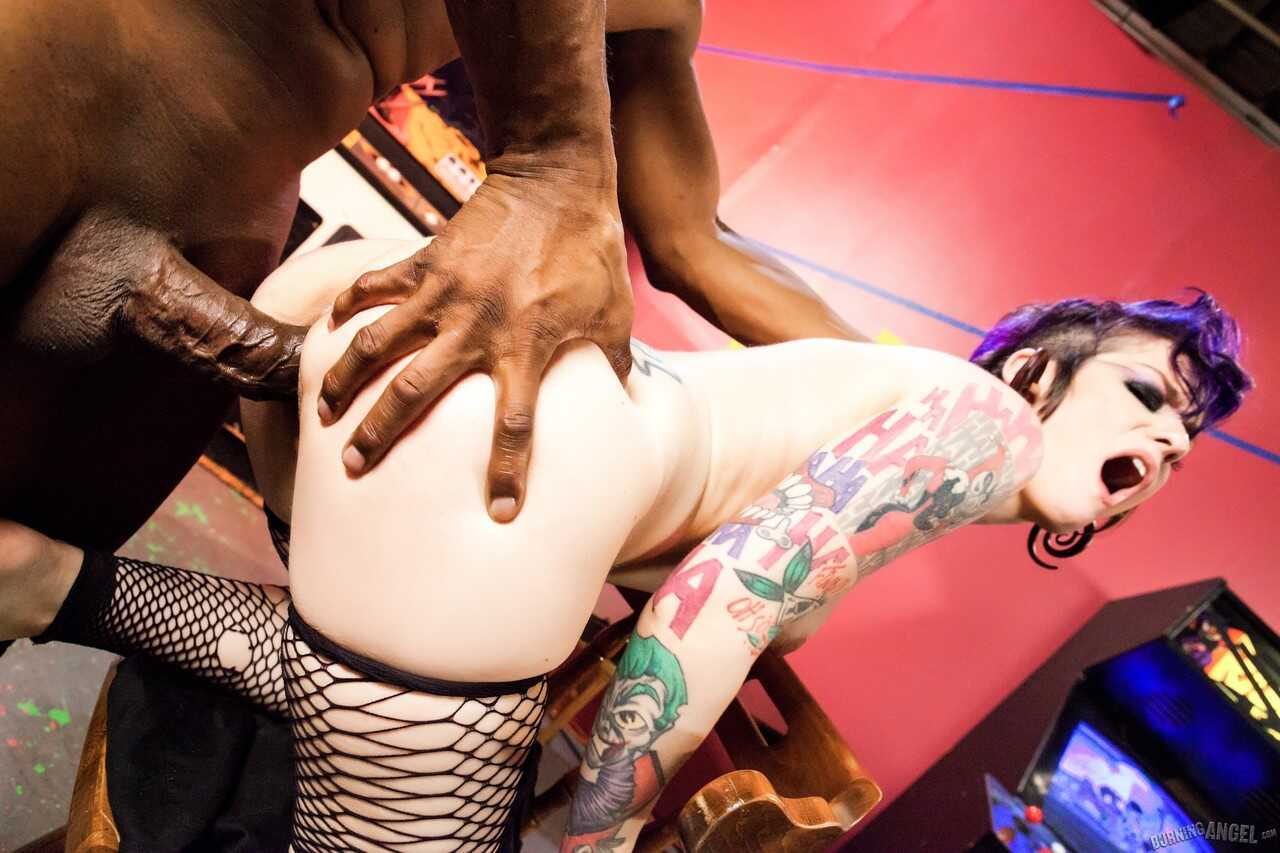 Punk Goddess Rizzo Ford Sucks and Swallows Interracial Cum Inside the Arcade - Rizzo Ford, Prince Yahshua