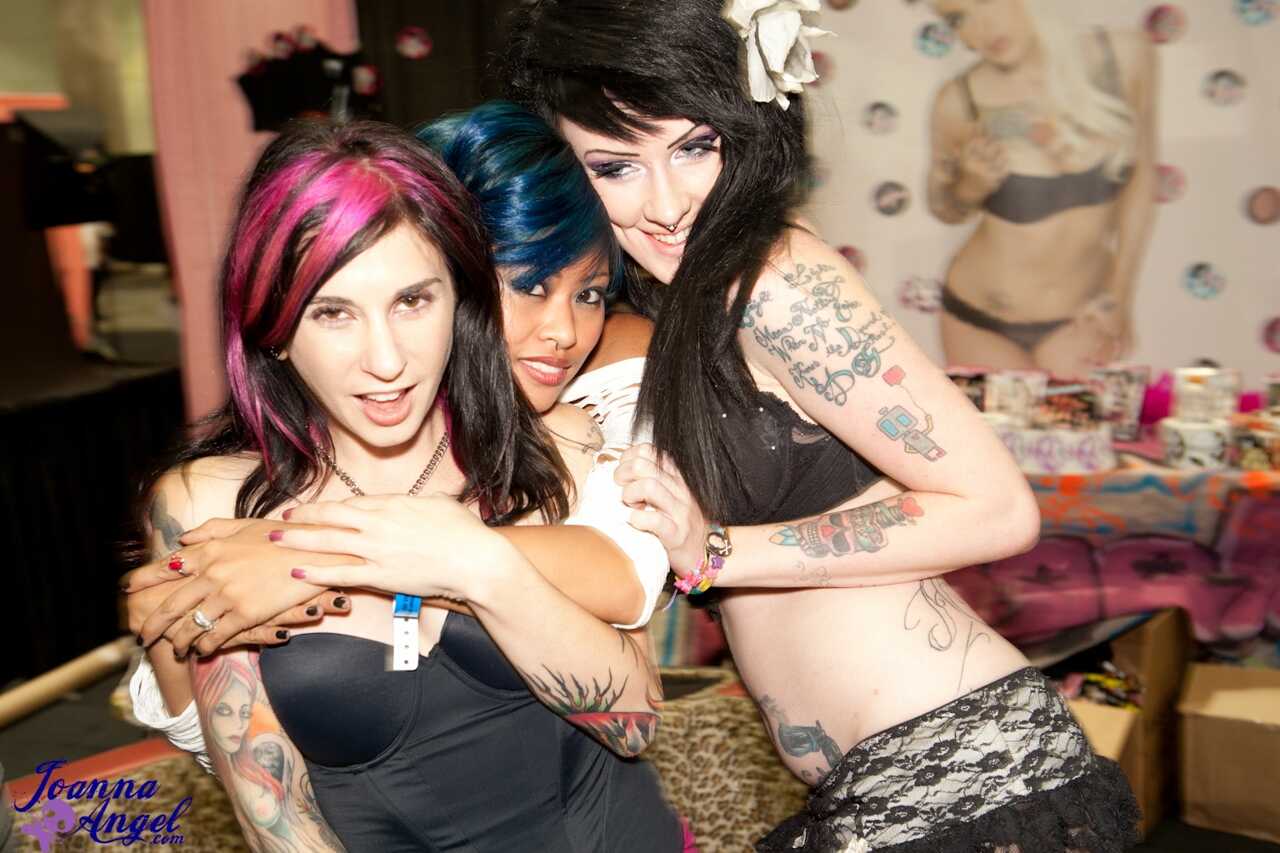 Sparky Sin's Tattooed MILF Humpfest: Mariah Mars and Joanna Angel Get It On at the Adult Convention! - Joanna Angel, ...