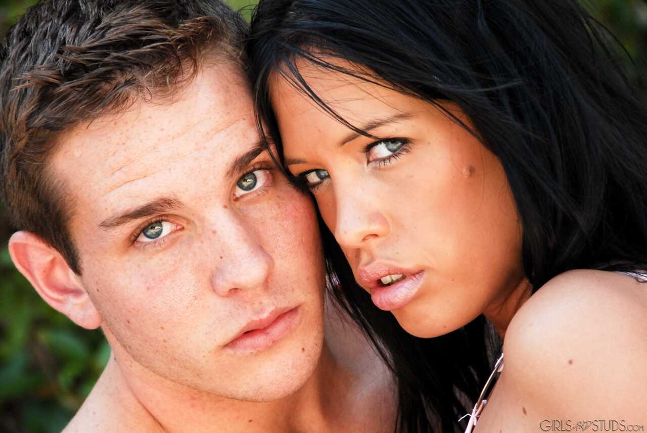 Pierced and Pantless Brunette Kelly Summers gets Dylan McLovin's Love Nest Rocked! - Dylan McLovin, Kelly Summers