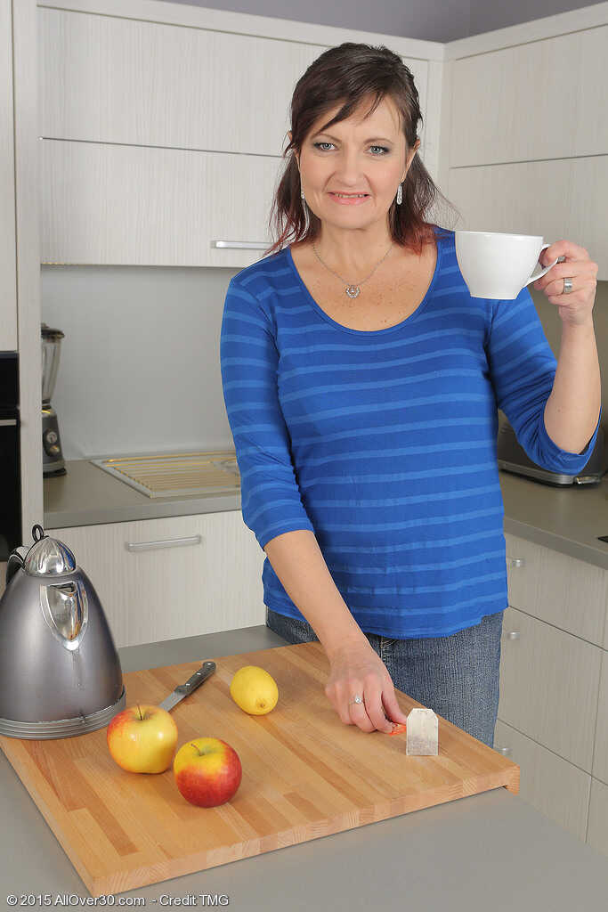 Hot mature Justina enjoys nipples with her tea & fingers in the kitchenMILF Mature, Over 60, Chubby Mature, Hairy MILF...