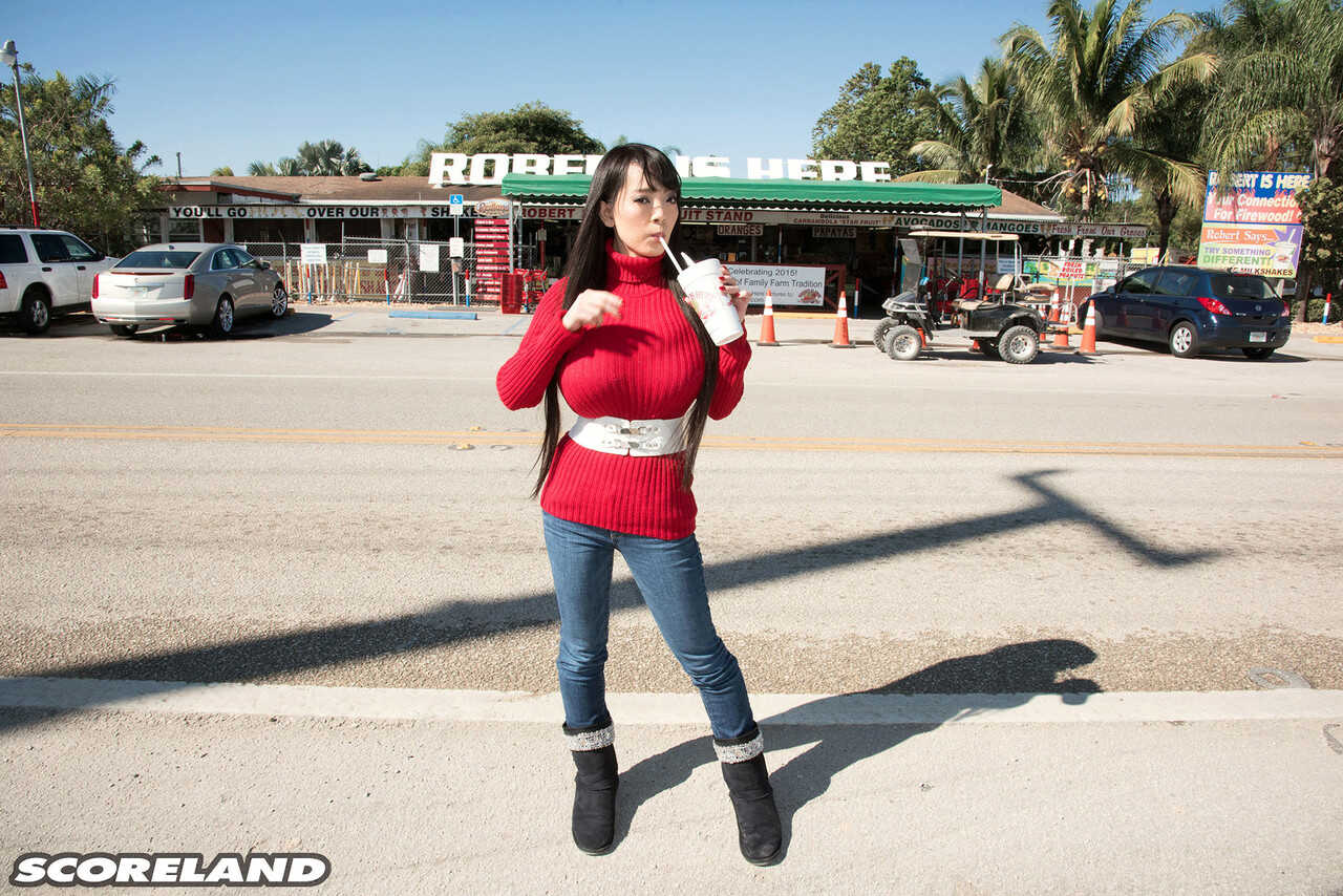 Hitomi Tanaka: The Red Sweater Seductress - Hitomi Tanaka