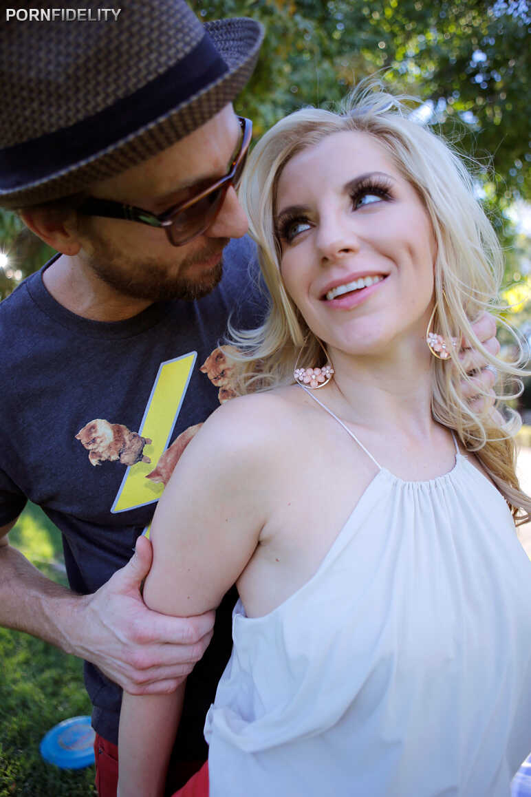 1 on 1 with Ashley Fires and Ryan Madison: The Hot Blonde Chick Gets Pounded in the Ass! - Ashley Fires, Ryan Madison