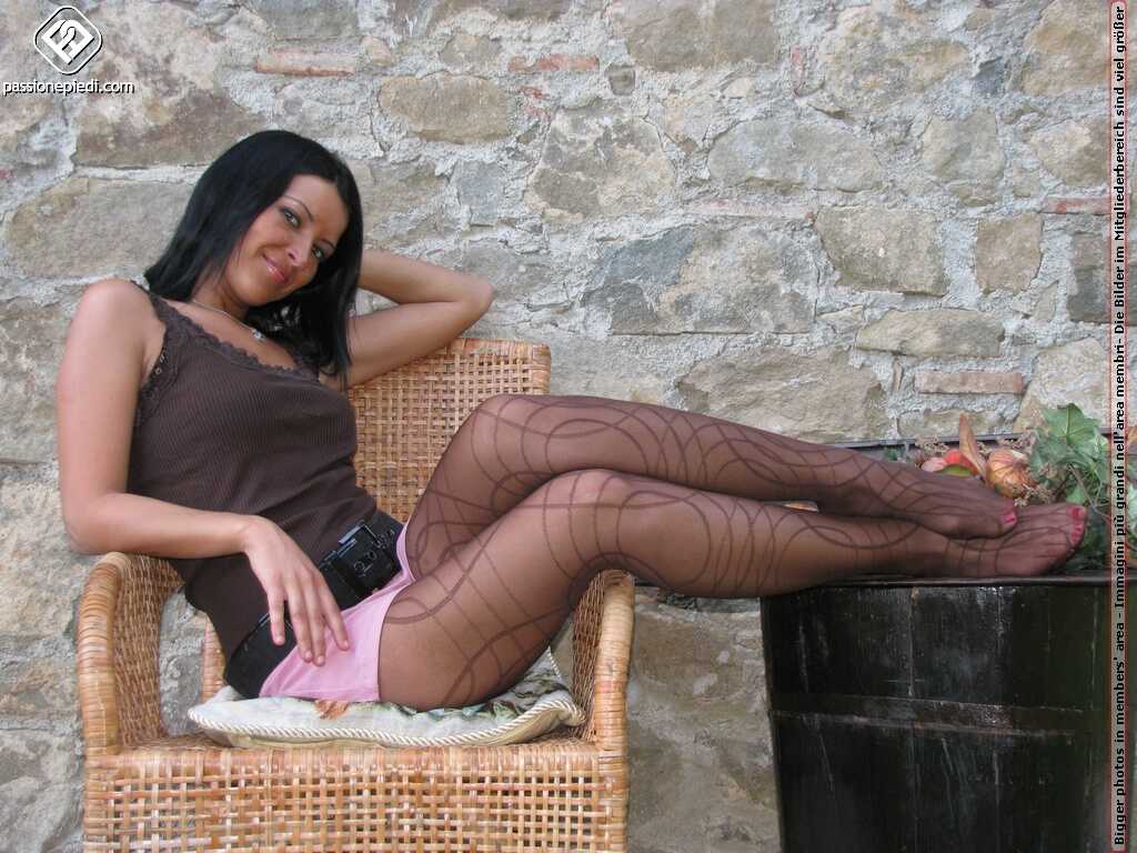 Barbara's Clothed Removal: Fully Dressed Pantyhose Goddess Strips Off Her High Heels and Seduces You With Her Feet - ...