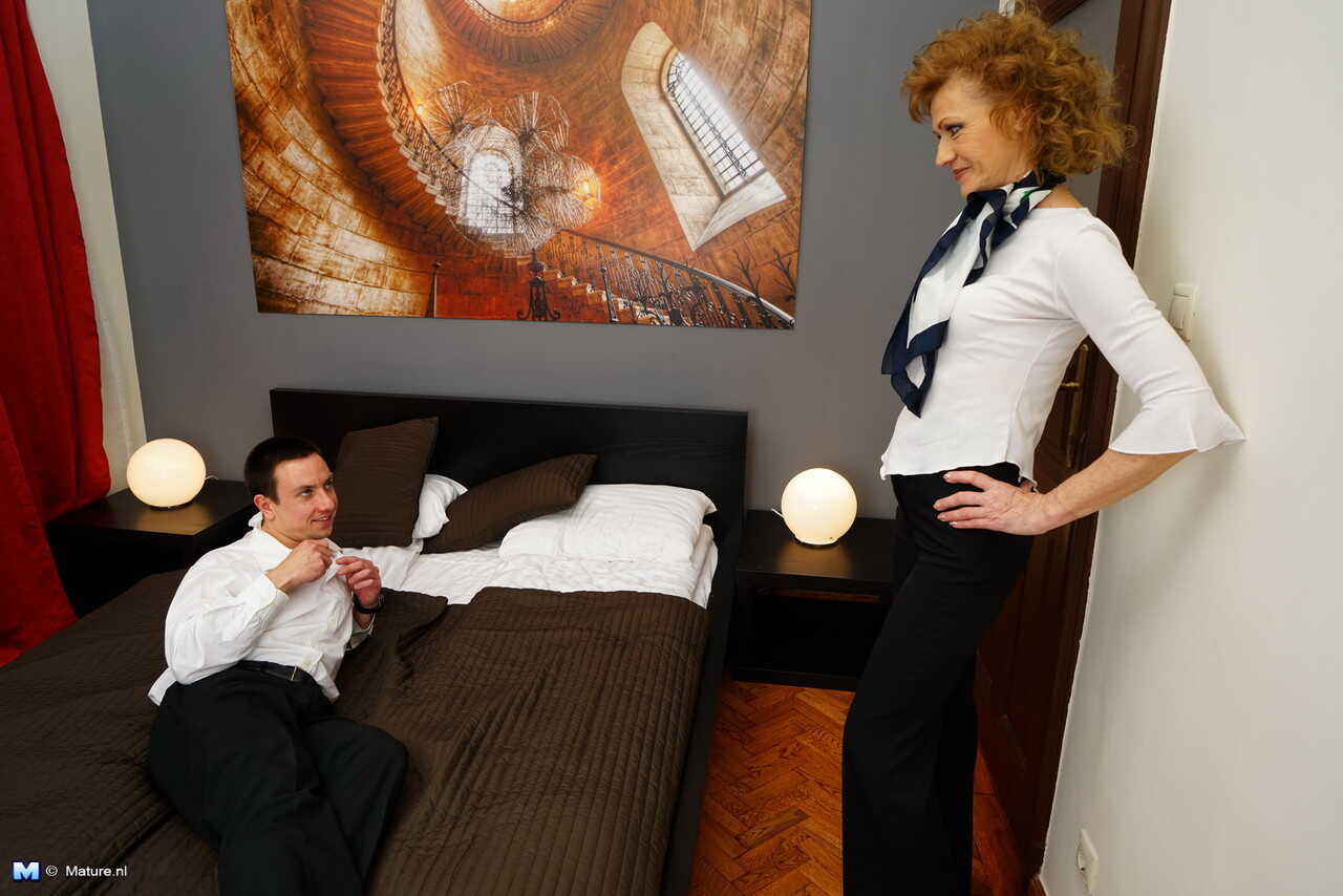 Granny Robs the Cradle with her Curly Hair and Sexy Feet: A XXX Tale of Older Women and Younger Men - Rob, Katherin