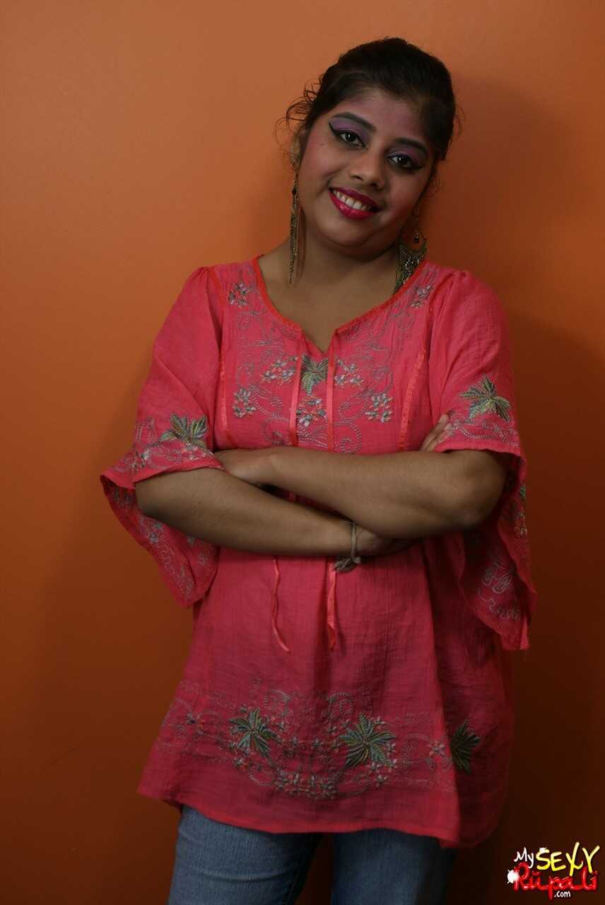 Rupali's Juicy Mango The Chubby Indian Chick Gets Down and Dirty With Herself - Rupali Bhabhi