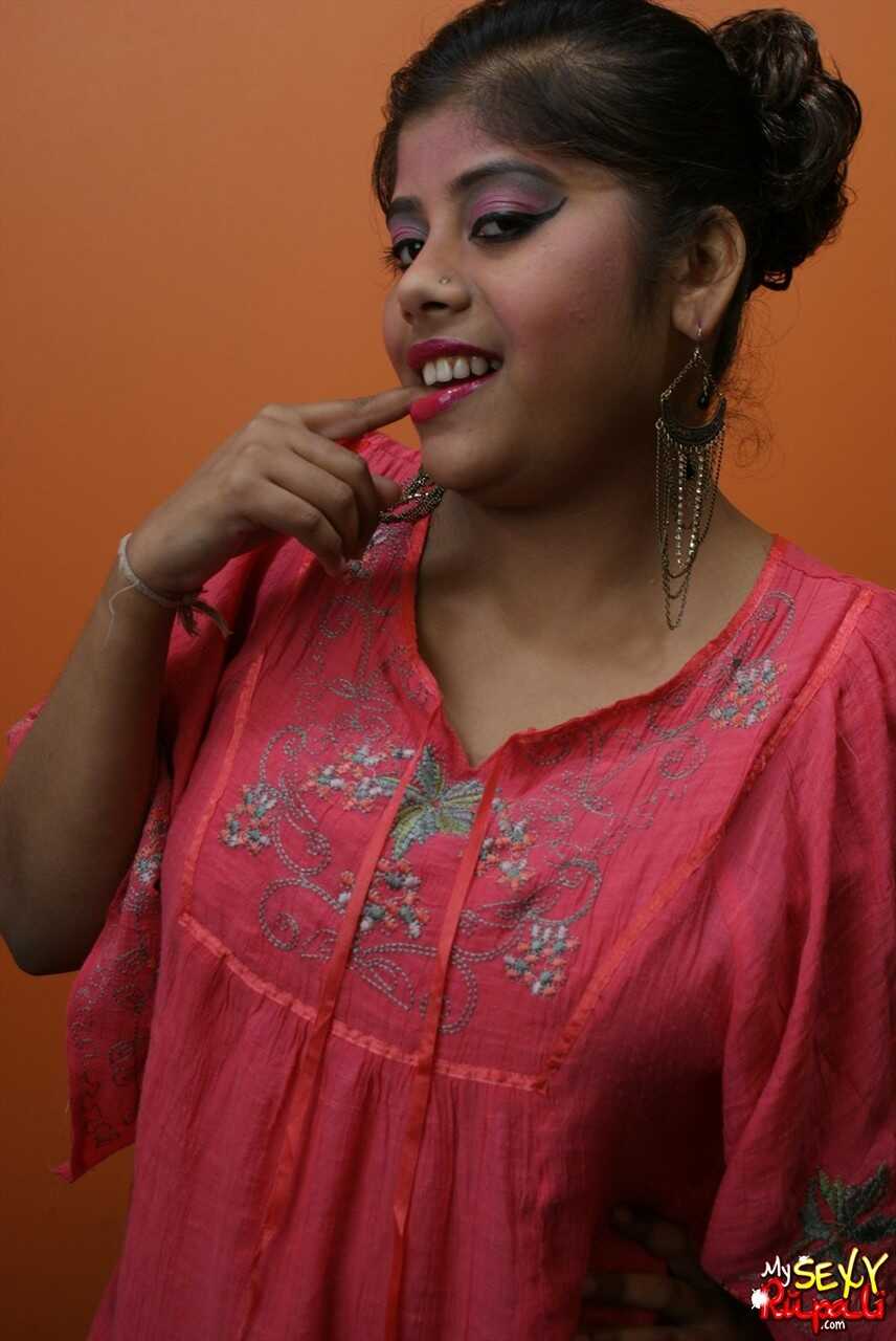 Rupali's Juicy Mango The Chubby Indian Chick Gets Down and Dirty With Herself - Rupali Bhabhi