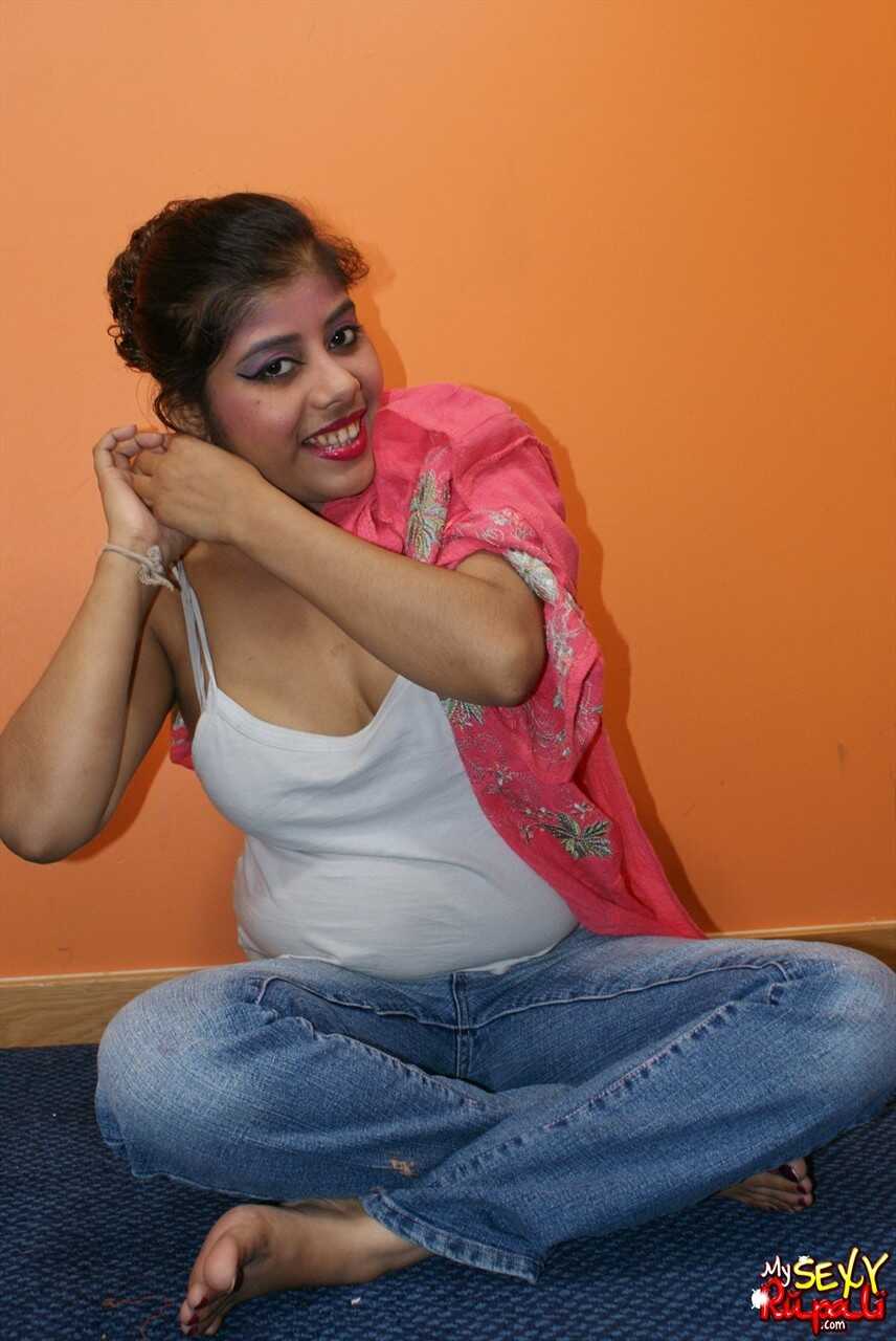 Rupali's Juicy Mango The Chubby Indian Chick Gets Down and Dirty With Herself