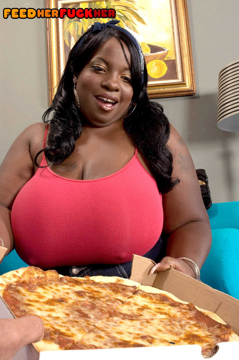 Diamond Knights' Thick Ebony Booty Gets Stuffed with a Dirty Pizza Before Getting Pounded by Karlo Karrera! - Diamond...