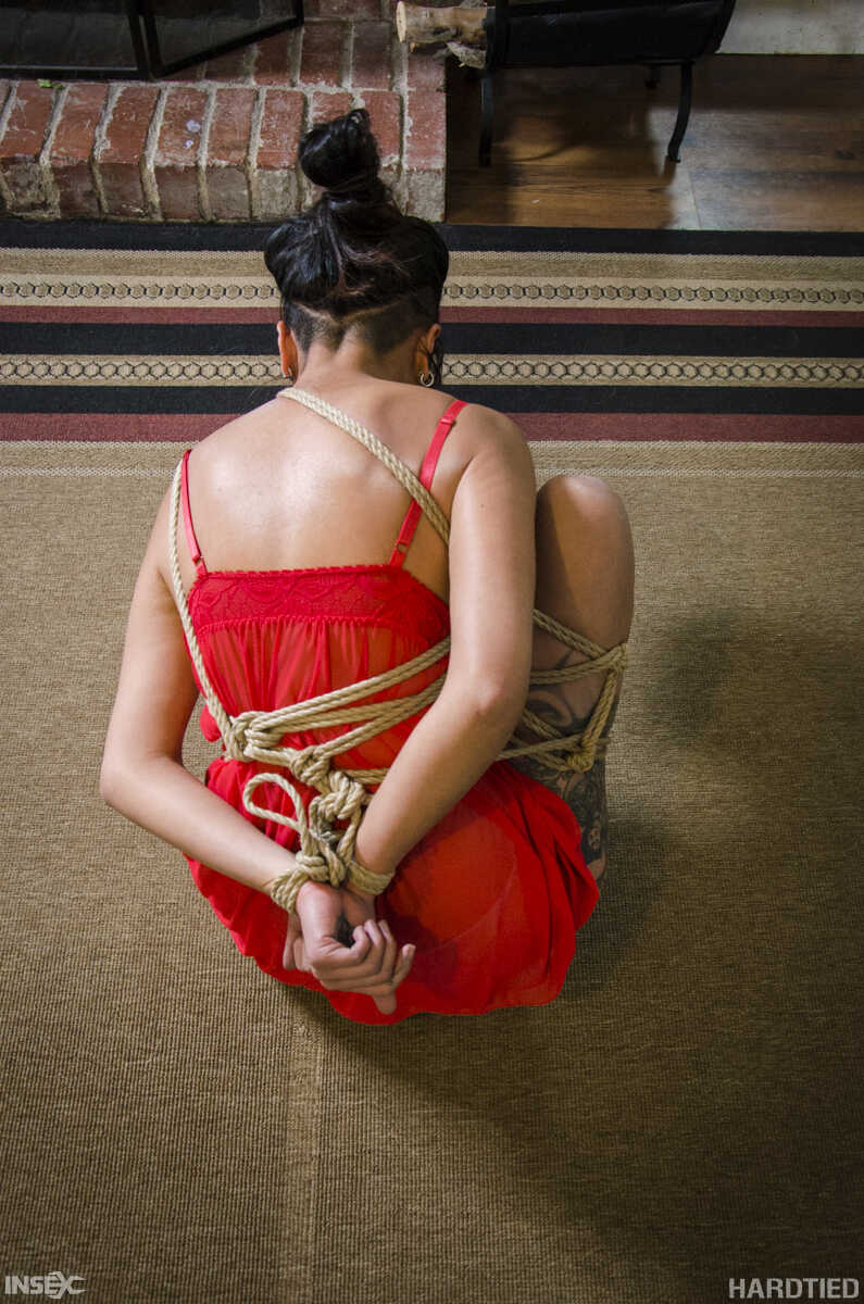 Bound and Beautiful: Chillycarlita's Tattooed Asian Delight - Chillycarlita