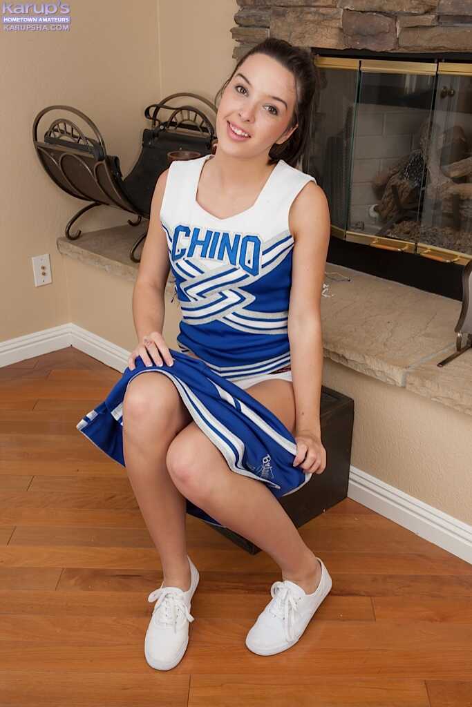 Teen Cheerleader Jaslene Jade Strips Off Uniform and Cotton Panties to Reveal Her Juicy Nude Body!