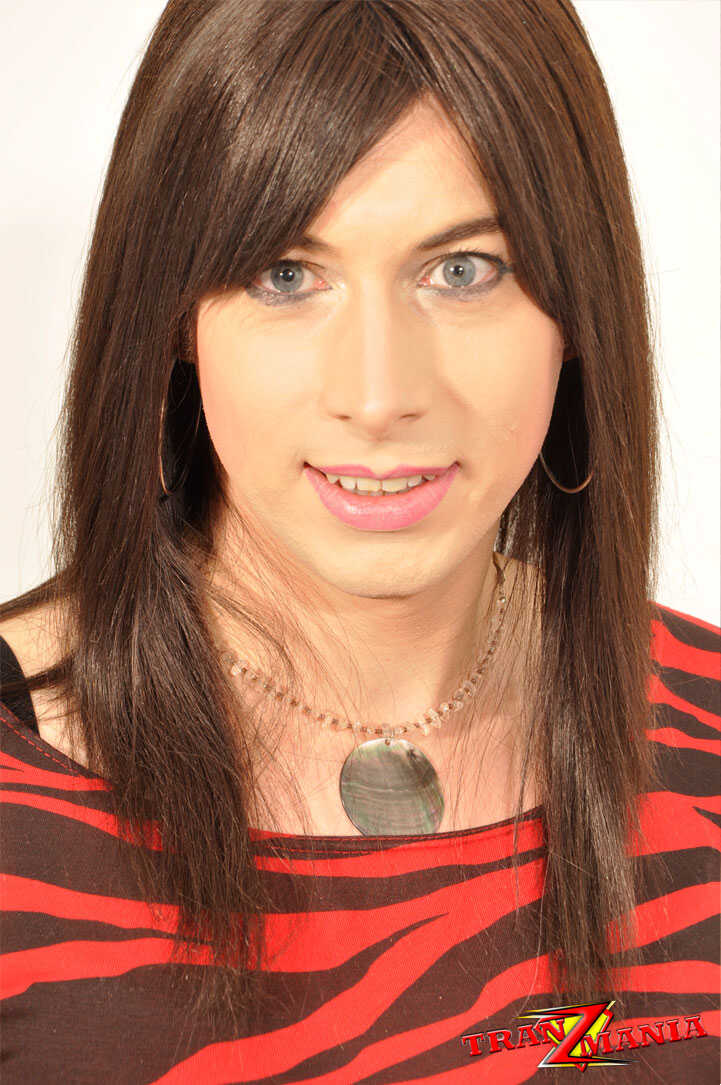 Shemale Tranny Masturbation: Hot Stockinged Babe Gets Off! - 