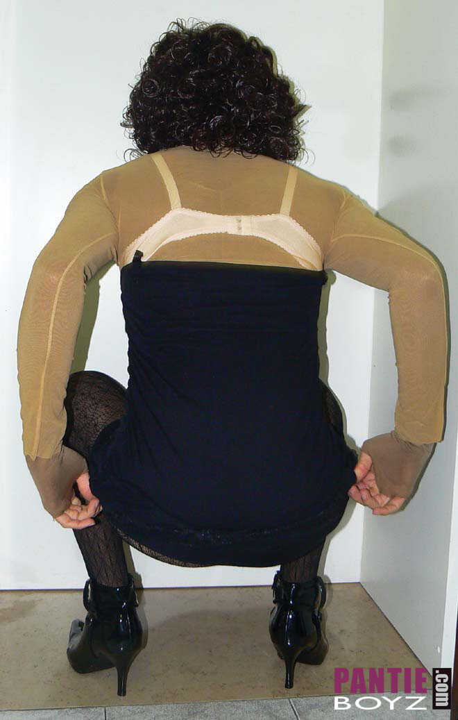 Pantie Boyz Sneak Into Girl's Room to Steal Lingerie Pics - 