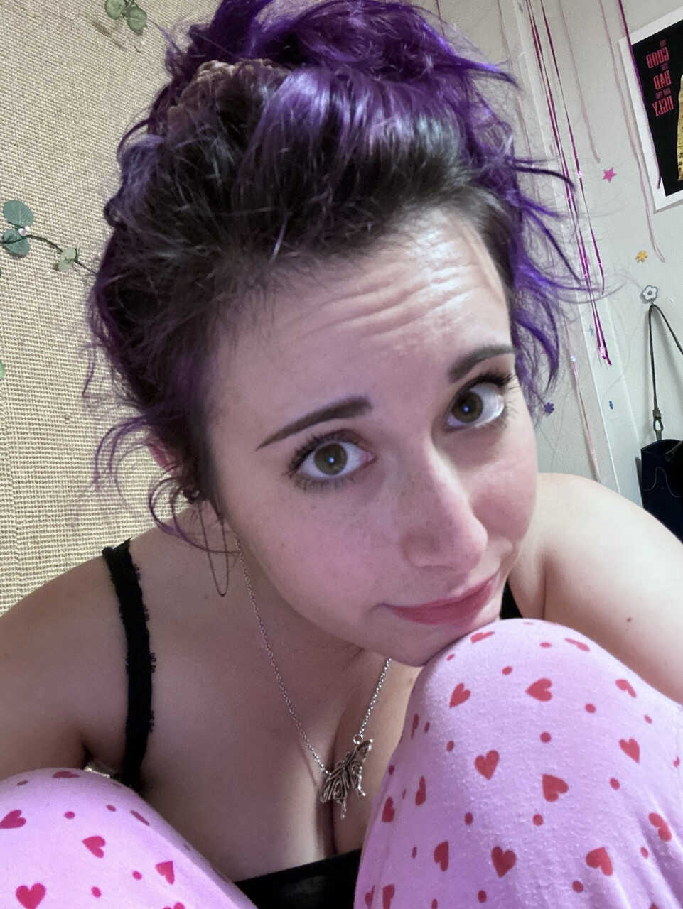 Samantha's Secret Boob Show Curvy Cam Model Teasing With Her Beautiful Big Natural Breasts - 
