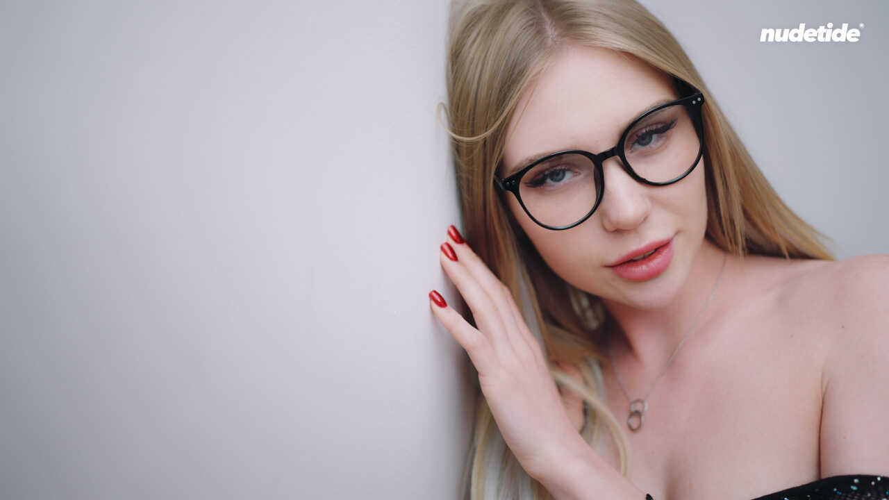 Leyla Lure, the sexy blonde in glasses, strips down to reveal her sweet figure - Leyla Lure