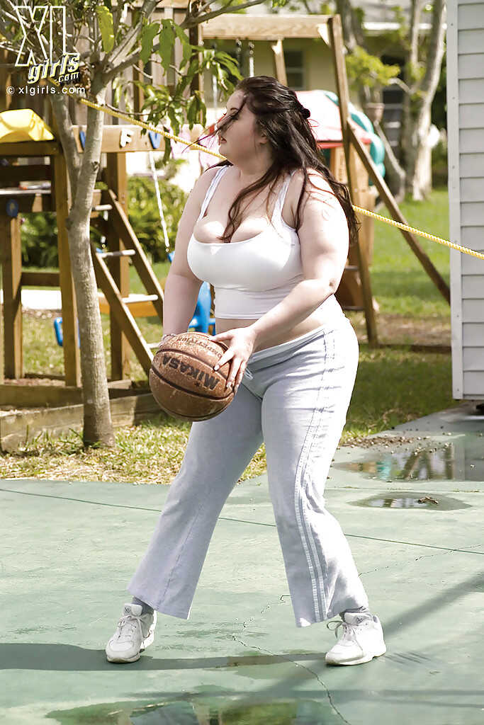 Monique L'Amour's Fatty Sport Workout Before Getting Pounded by a Huge Cock - Monique LAmour