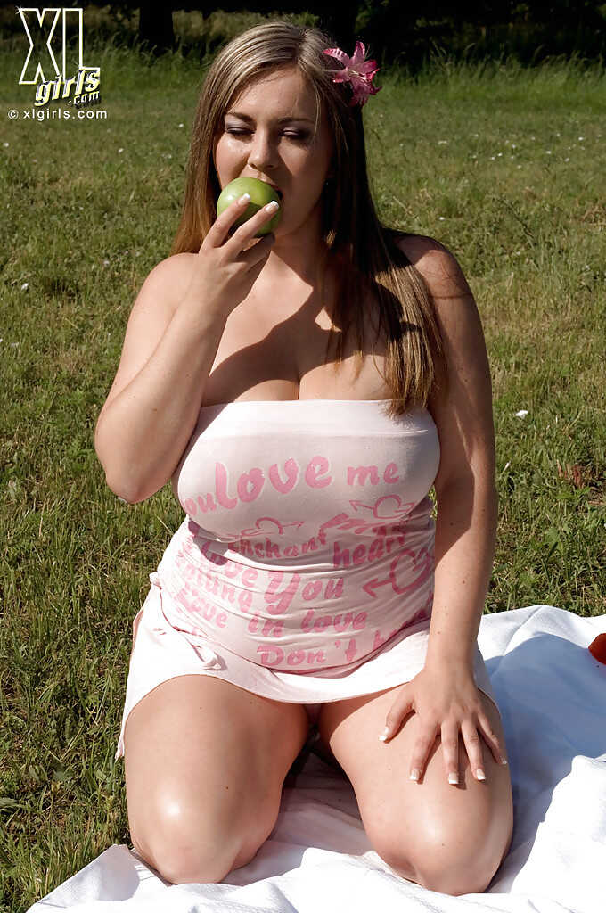 Big-titted BBW Constance Devil strips down for a picnic and masturbates outdoors like no other - Constance Devil