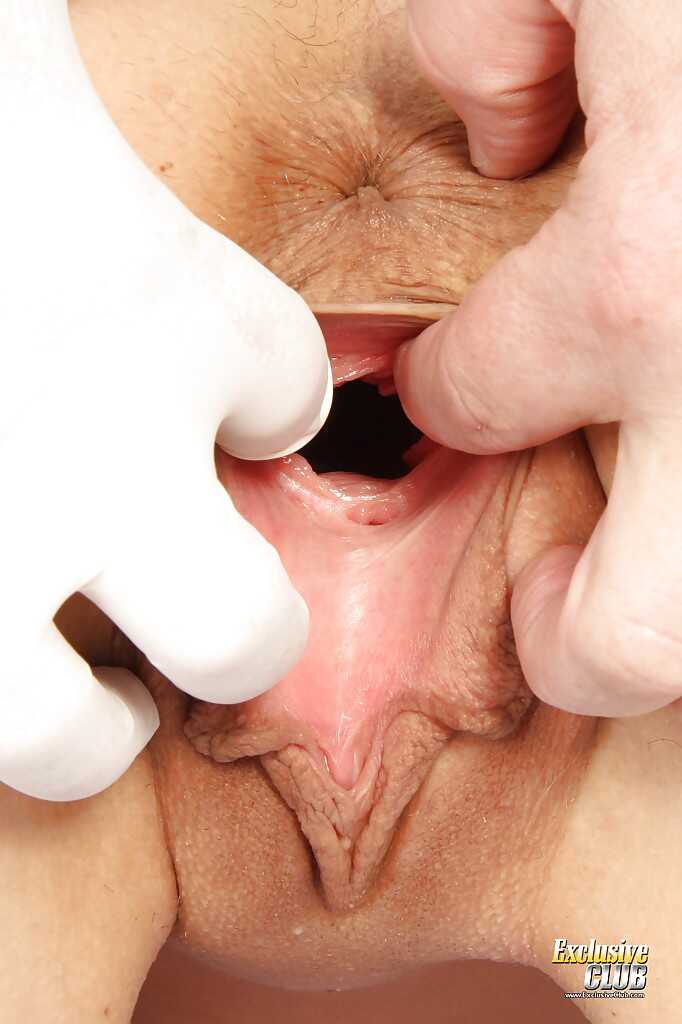 Dr. Feelgood's Fetish Procedures on Wavy-haired Milf Kristy Lust's Open Pussy with a MILF Dildo - KRISTY LUST