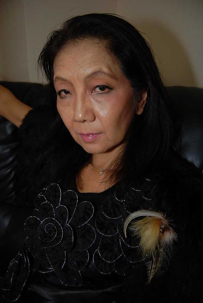 Mature Japanese Setsuko Shimoda Explores Her Hard Nipples During a Solo Masturbation Session - Setsuko Shimoda