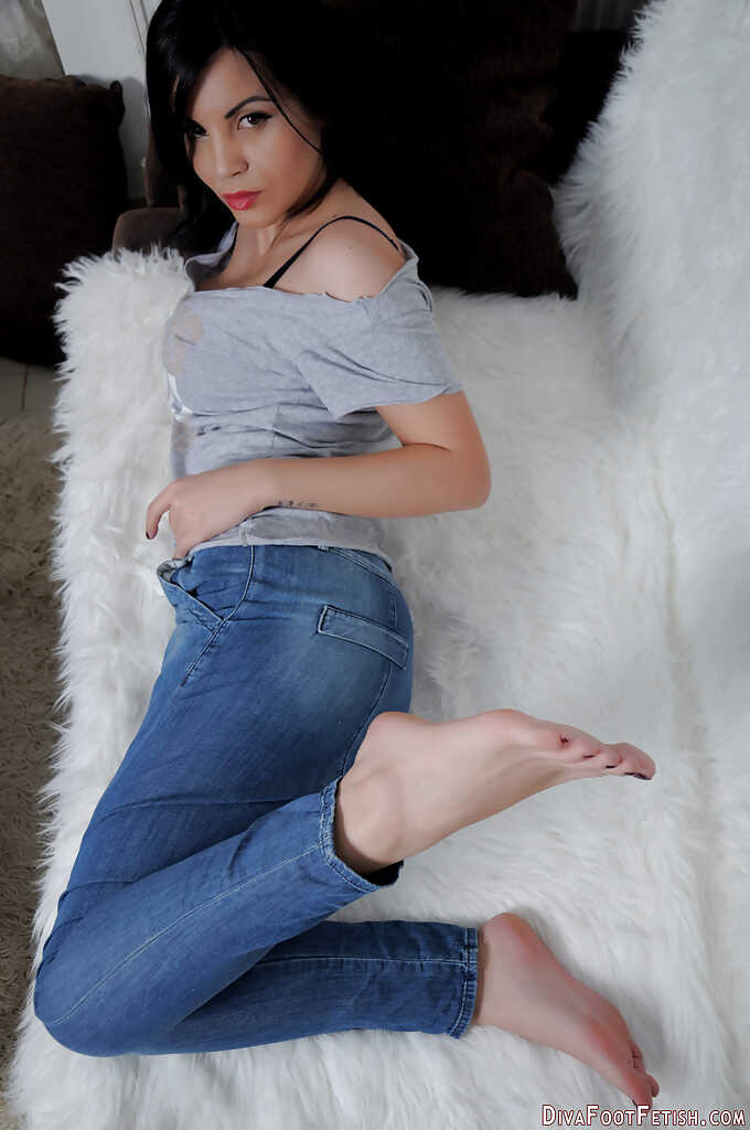 Princess Cleo's Stunning Soles: A Brunette Babe's Sexy Feet Take Center Stage in this Naughty Nude Photoshoot - ...